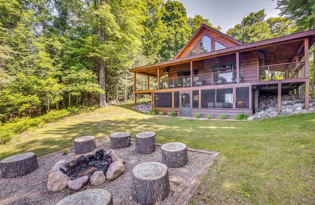 Lakefront Townsend Cabin w/Fire Pit, Private Dock