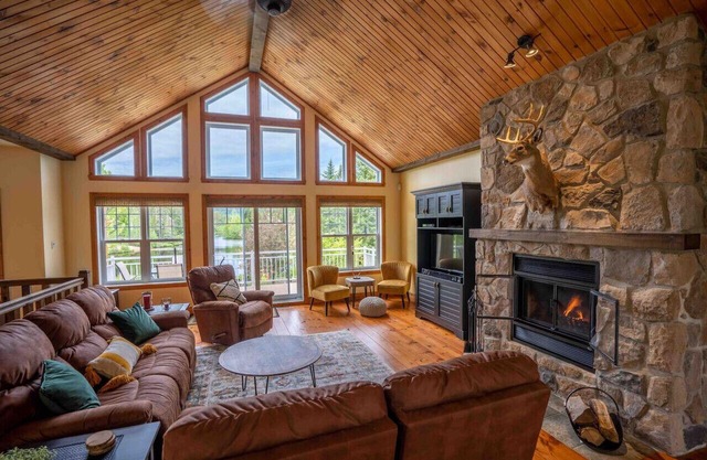 LakeHouse | Hot Tub |Beach | Kayaks | Pool Table