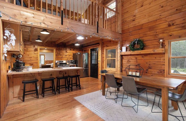 Lakes & Leisure: Spacious Berkshire Getaway