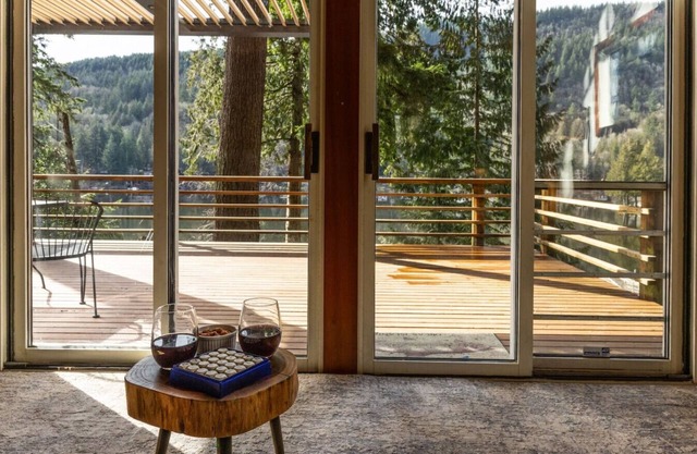 Lakeside Cabin w/Dock, Boats & Stunning Views