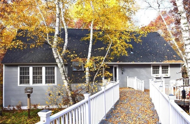 Lakeside Cottage + Modern Luxuries- 2 minutes to Nisswa!