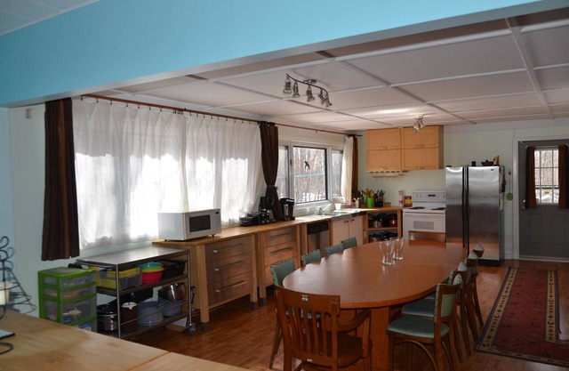 Lakeside cottage rentalnCITQ registration #300046