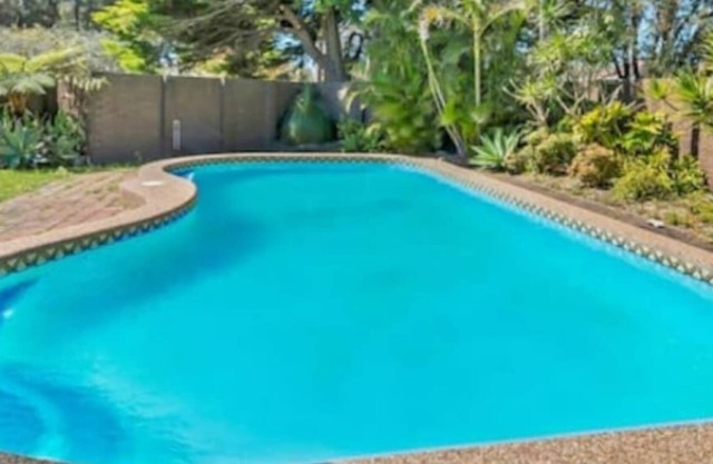 Lakeside Family Oasis - Oak Flats