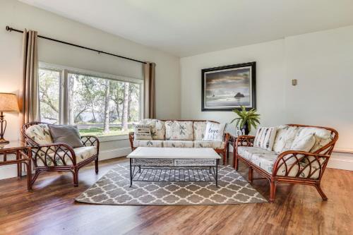 Lakeside Litchfield Home with Patio and Gas Grill!