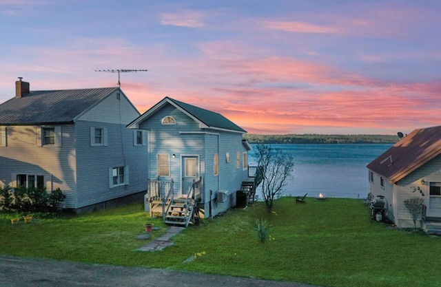 Lakeside Living (Waterfront on Sebec Lake!)