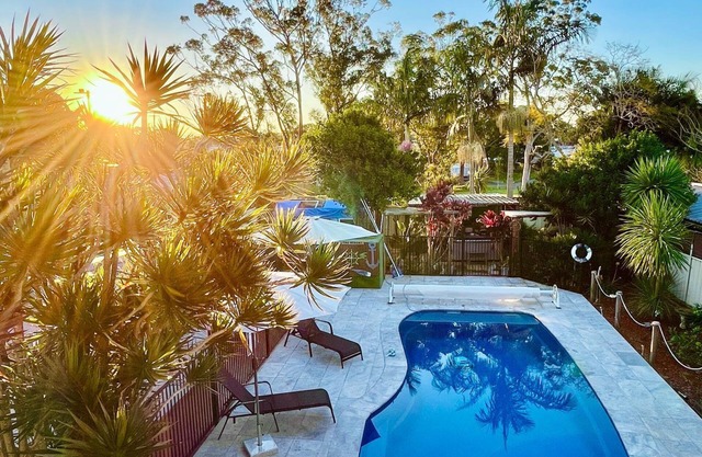 Lakeside Oasis w/Pool & Spa