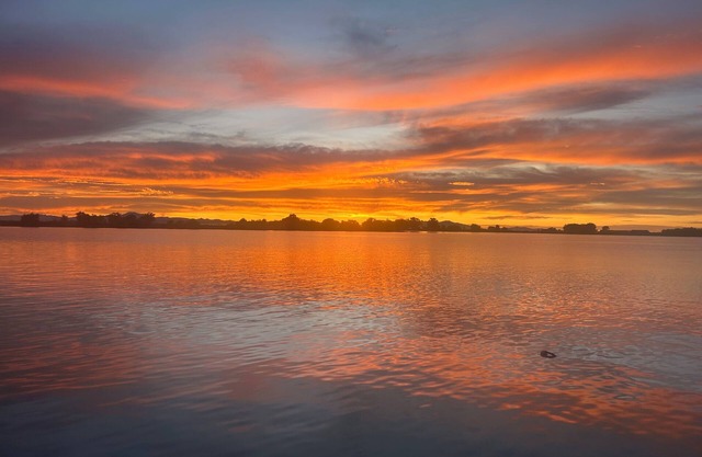 Lakeside RV or RV hookups – Private Beach Access – Long-Term Welcome