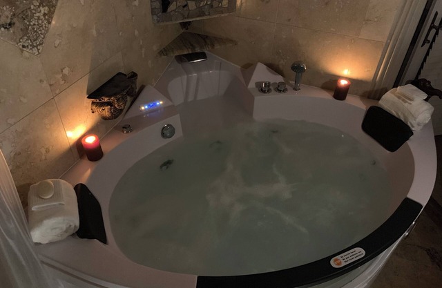 LakeSide Villa-Jacuzzi, Major Springs & Manatees nearby & Fort Island Gulf Beach