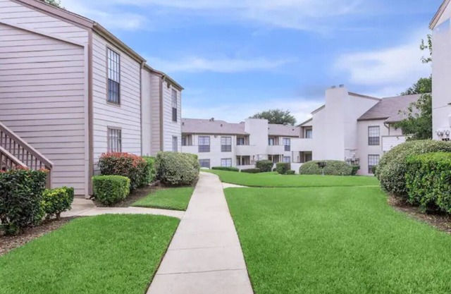 Lakeview Cozy Townhouse - 5 min from Hall Road