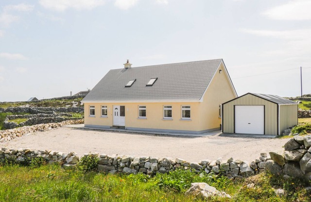 LAKEVIEW, family friendly in Lettermore, County Galway