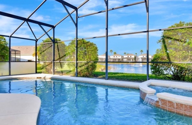 Lakeview Luxury Oasis