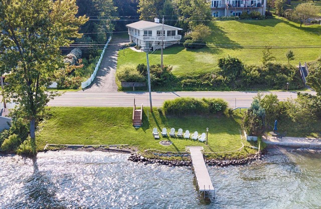 Lakeview Luxury: Wine Country + Lake Living + Perfect Couples Retreat!