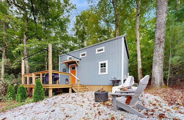 Lakeview tiny home with a loft, full kitchen, furnished deck, & firepit