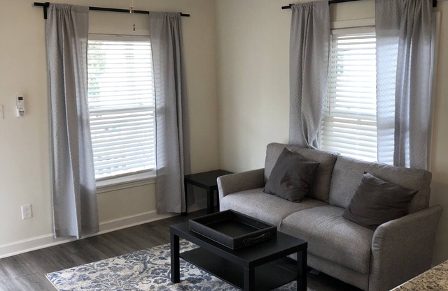 Lakewood/Lyon Park Renovated Cottage Near Duke 23A