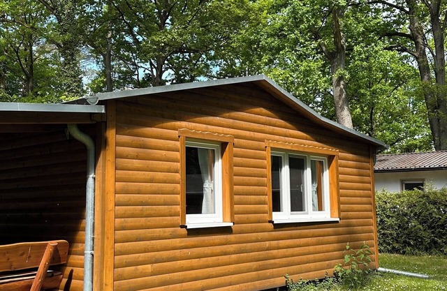 Landhaus am Bötzsee - exclusive bungalow with covered terrace on the Bötzsee