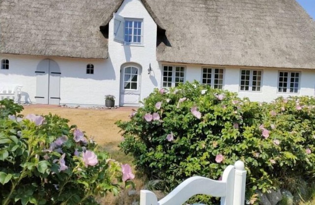 Landhaus Reetdachhaus `To Hus`