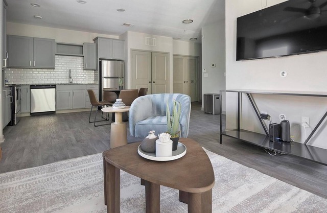 Landing | Amazing 1BD, Game Room, Pool