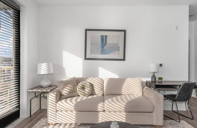 Landing | Amazing 2BD, Pool, Gym