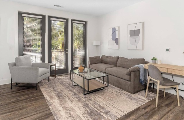 Landing | Amazing 2BD, Pool, Gym