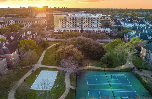 Landing | Amazing 2BD, Pool, Gym