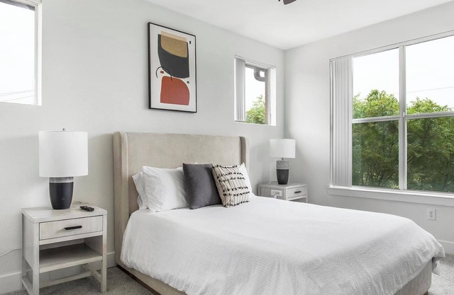 Landing | Amazing 2BD, Pool, Clubhouse