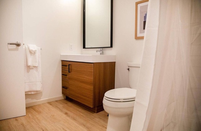 Landing at 50 Jones - Studio in Tenderloin