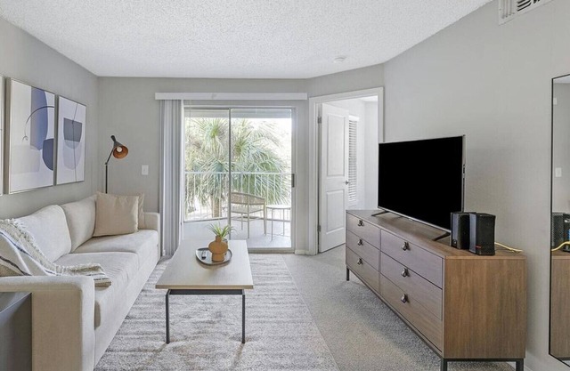 Landing at Caribbean Breeze - 1 Bedroom in University