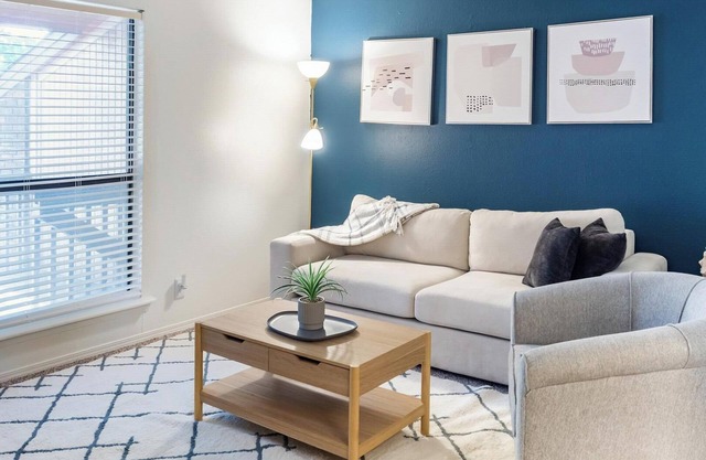 Landing at Echo Trail Apartments - 2 Bedrooms in Tulsa