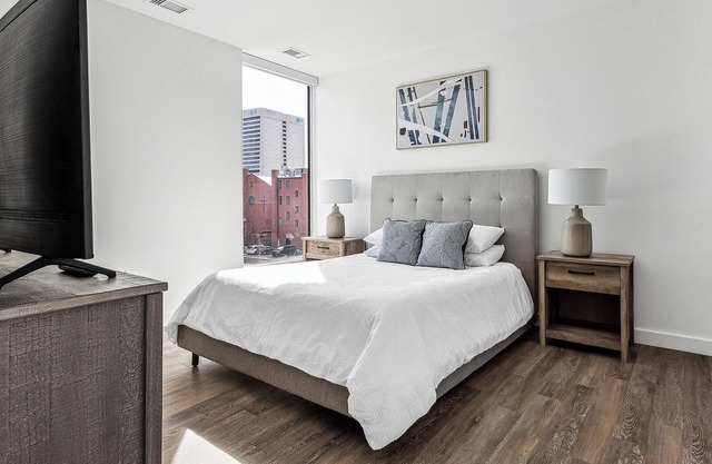 Landing at eXchange - 1 Bedroom in Downtown Det.