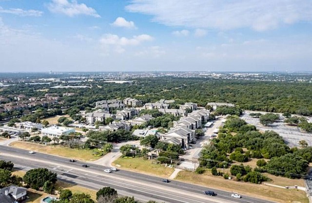 Landing at Lakeline Parmer Lane - 2 Bedrooms in Avery Ranch Lakeline