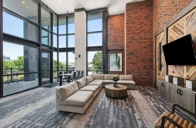 Landing at Meeting Street Lofts - 1 Bedroom in East Central