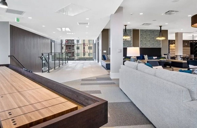 Landing at Seven Skies - 2 Bedrooms in Downtown Sandy