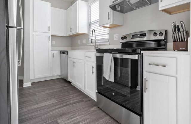 Landing at The Arboretum - 1 Bedroom in Oxford Hunt