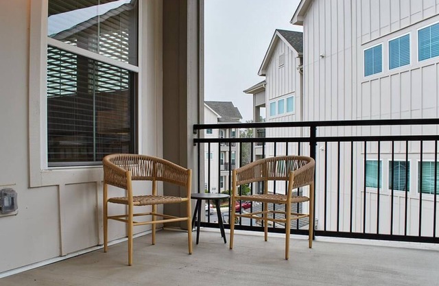 Landing at The Newton Apartments - 2 Bedrooms in Palisades