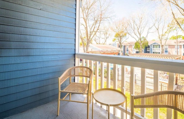 Landing at Vantage Point - 1 Bedroom in Downtown Cypress