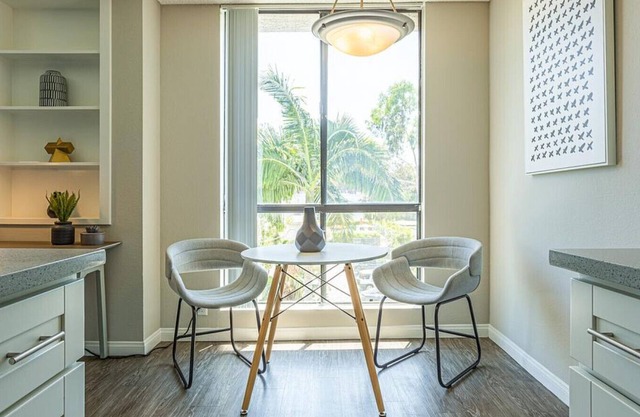 Landing at Villa Francisca - 1 Bedroom in Central La