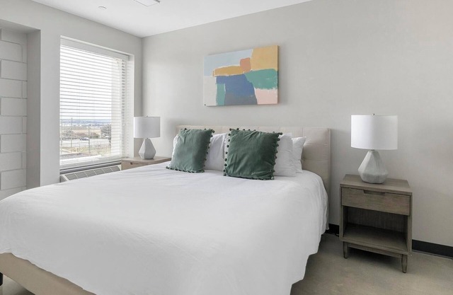 Landing | Beautiful 1BD, Game Room, Gym