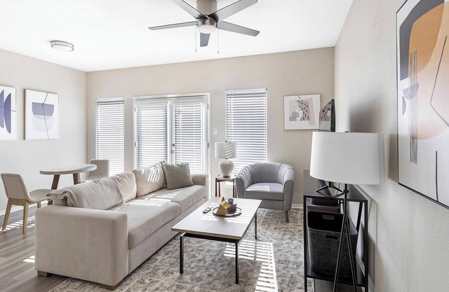 Landing | Beautiful 1BD, Courtyard, Pool