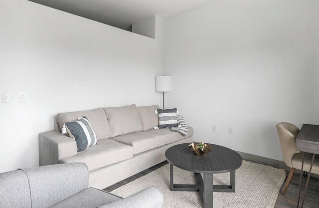 Landing | Beautiful 1BD, Clubhouse, Rooftop Lounge