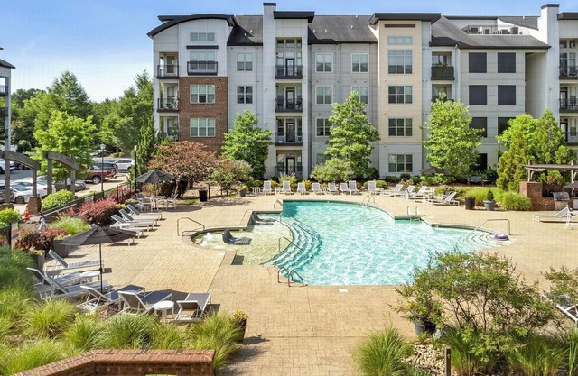 Landing | Beautiful 1BD, Clubhouse, Gym