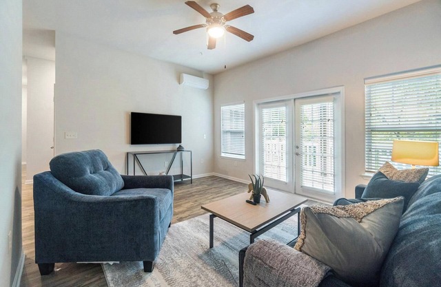 Landing | Beautiful 1BD, Clubhouse, Gym