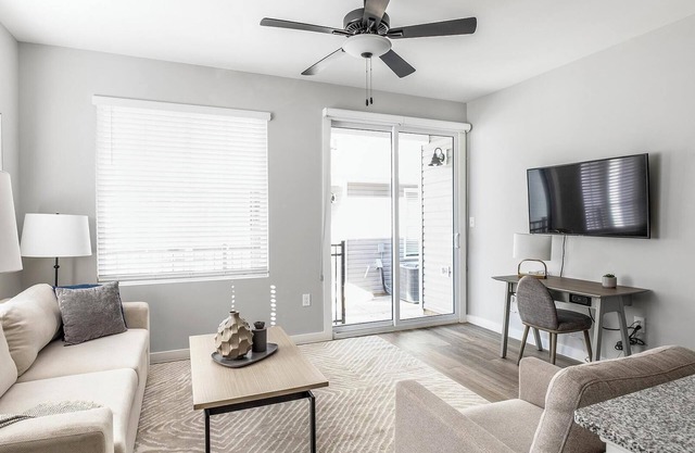 Landing | Beautiful 2BD, Clubhouse, Pool