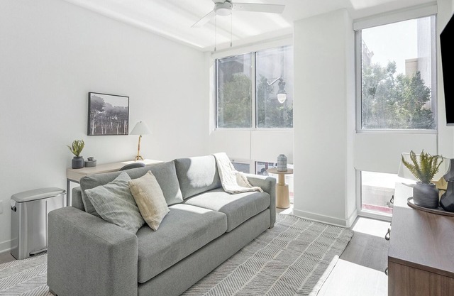 Landing | Beautiful Studio, Rooftop Lounge, Gym