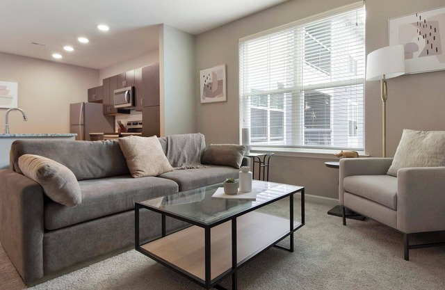 Landing | Chic 1BD, Courtyard, Clubhouse