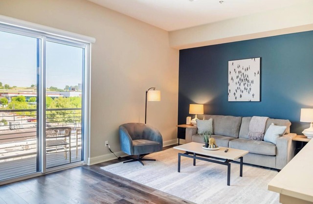 Landing | Chic 1BD, Clubhouse, Rooftop Lounge