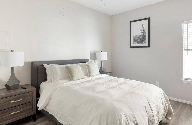 Landing | Chic 1BD, Gym, Courtyard