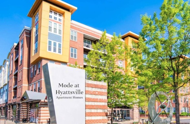 Landing | Chic 1BD, Pool, Gym