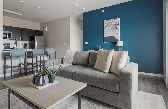Landing | Chic 1BD, Gym, Pool