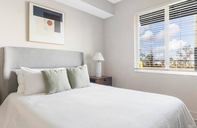 Landing | Chic 2BD, Clubhouse, Pool