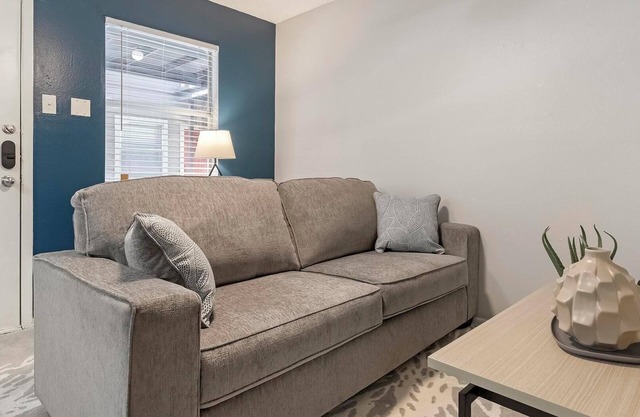 Landing | Incredible Studio, Pool, Clubhouse